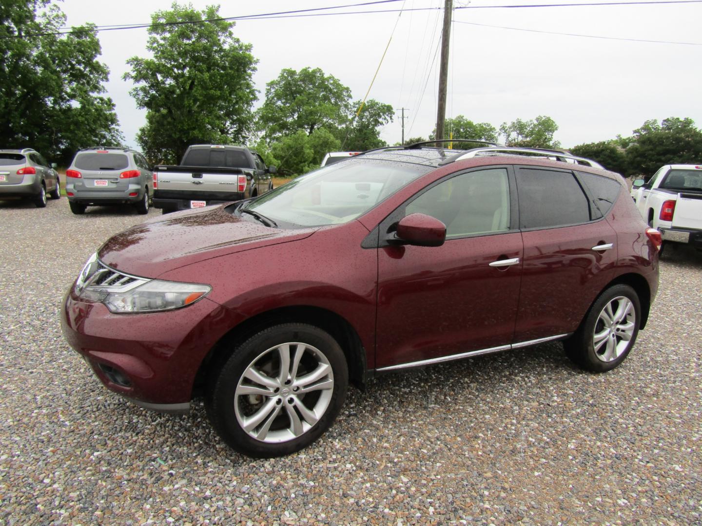 2011 Burgandy /Tan Nissan Murano (JN8AZ1MU0BW) with an V6 engine, Automatic transmission, located at 15016 S Hwy 231, Midland City, AL, 36350, (334) 983-3001, 31.306210, -85.495277 - Photo#2